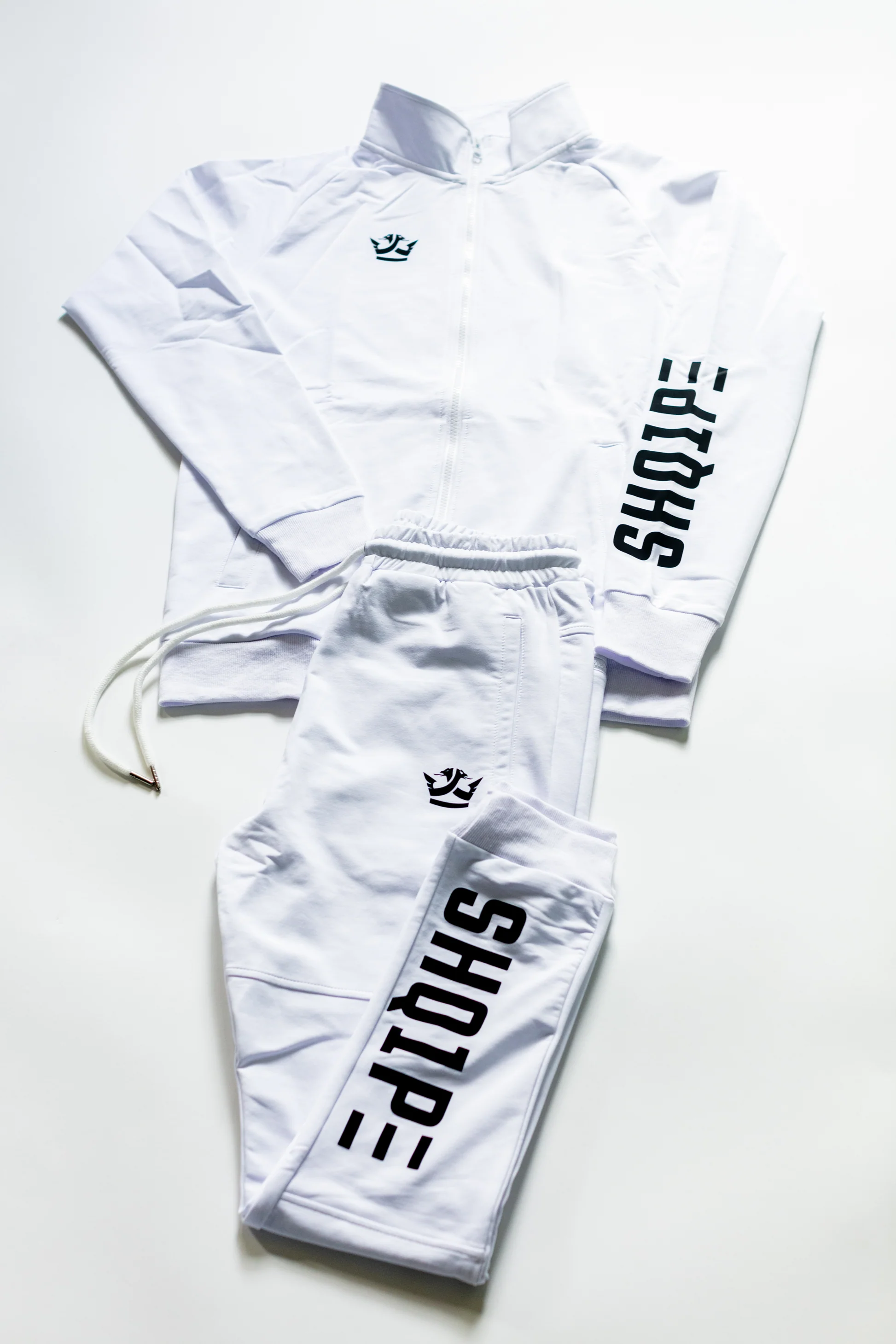 Tracksuit_White_Black1.webp